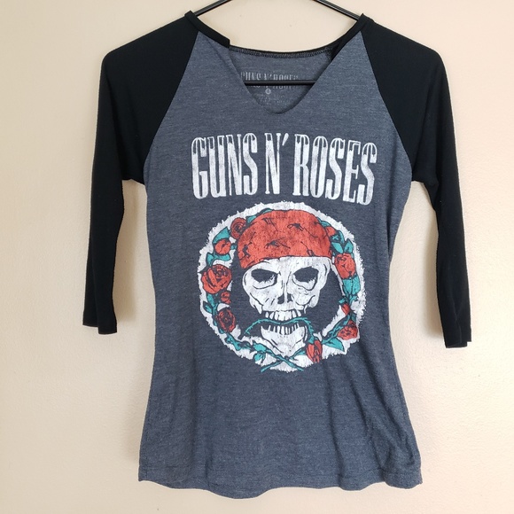 Tops - Guns N Roses Rock Band Tee Size Small E12
